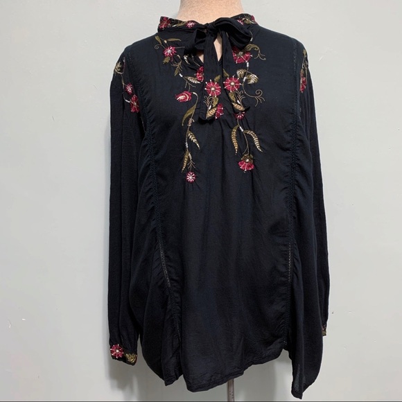 Lucky Brand Mandarin Tie- Neck Floral Embroidered - Picture 2 of 8